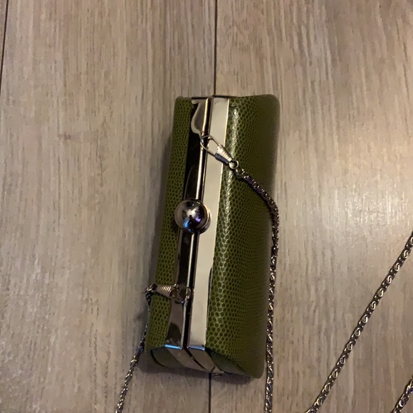 Green Snake Skin Handbag - Purse with Long Chain - Picture 3 of 7